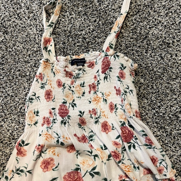 American Eagle Outfitters Tops - America Eagle cropped floral tank